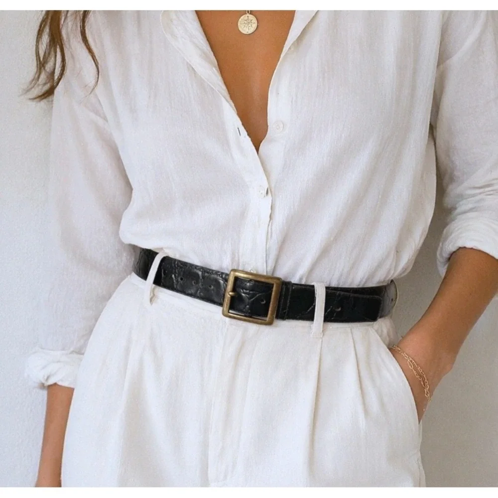 Vintage‎ Black Leather Croc Embossed Womens Belt Large Brass Buckle Classic Chic